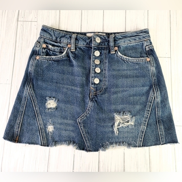 Free People We the Free Destroyed Denim Mini Skirt in Harvey Blue Size 25 - Picture 5 of 12